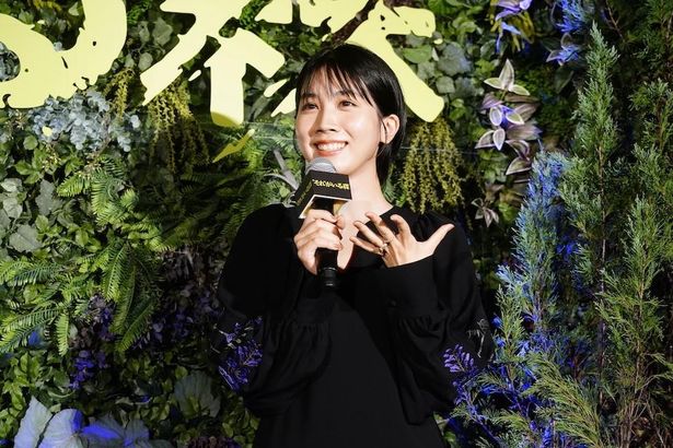 小学校の教師の絵里役を演じた松本穂香