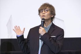「私」役の浅沼晋太郎。本作の見どころは「息遣い！」とのこと