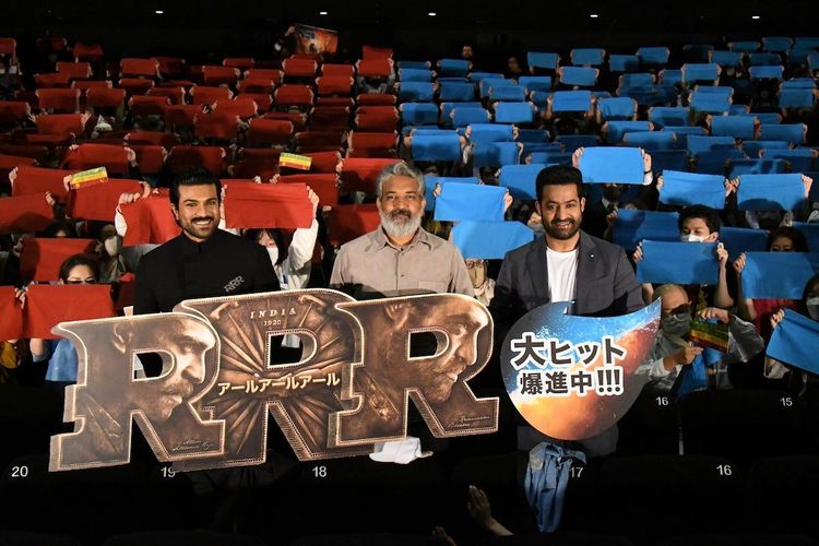 「バーフバリ」シリーズのS.S.ラージャマウリ監督作『ＲＲＲ』の来日舞台挨拶に500人のファンが熱狂！