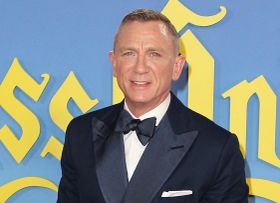 ダニエル・クレイグ、“ボンド姿”で映画のプレミアイベントに出席