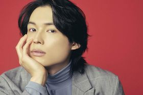 映画『すずめの戸締まり』で声優に初挑戦した松村北斗にインタビュー！