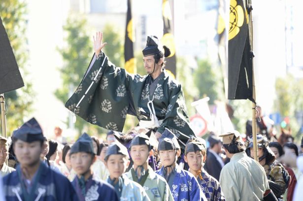 濃姫の侍従、福富平太郎貞家に扮した伊藤英明