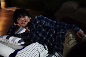 クズっぷりがあふれる場面写真も到着！『そして僕は途方に暮れる』クリアファイル付きムビチケも販売決定