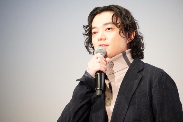『すずめの戸締まり』初日舞台挨拶に登壇した染谷将太