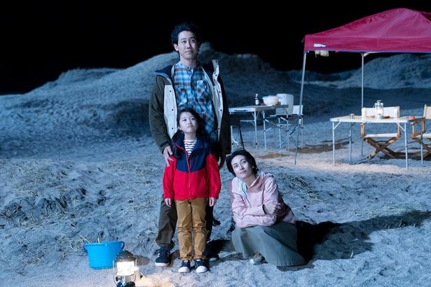 主人公の妻の梢役を演じる柴咲コウは、自身の映画デビュー作以来の廣木組