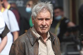 現在80歳のハリソン・フォード。画像は「インディ・ジョーンズ」最新作の撮影現場にて