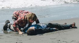 ダニエル・ラドクリフが死体を演じる『スイス・アーミー・マン』(9月公開)