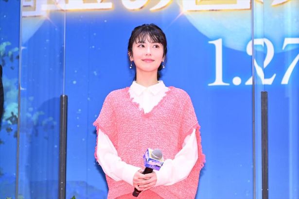 賀来賢人を「信頼している」と語った浜辺