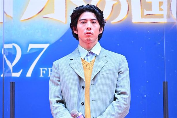 アクション練習で泣いたという賀来