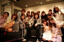 読者モデルを務める女子大生たちがラブホテルの一室に集結！