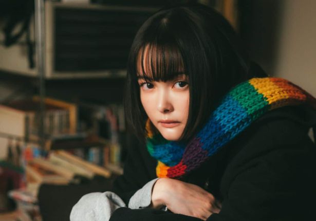 玉城ティナが演じる新人漫画家時代に交際していた“猫みたいな目をした”女性