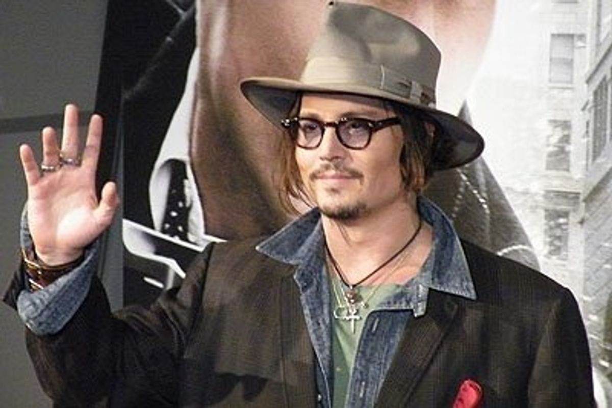 誠実 ジョニー・デップ来日！ 実在のカリスマ犯罪者に熱いリスペクト 椅子(チェア)・スツール