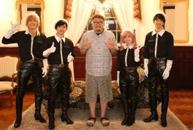  個性際立つ『ブラックナイトパレード』の衣装