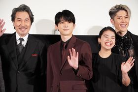 役所広司と吉沢亮が父子役で初共演を果たした