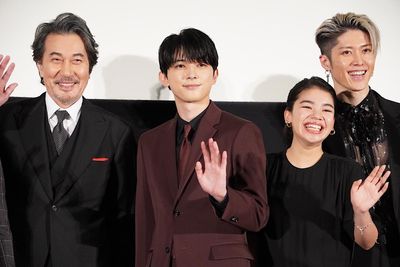 役所広司と吉沢亮が父子役で初共演を果たした