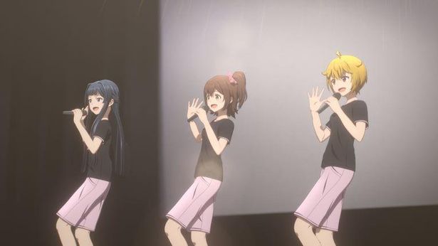 【画像を見る】アニメでは、39人の新人アイドルの成長が瑞々しく描かれる