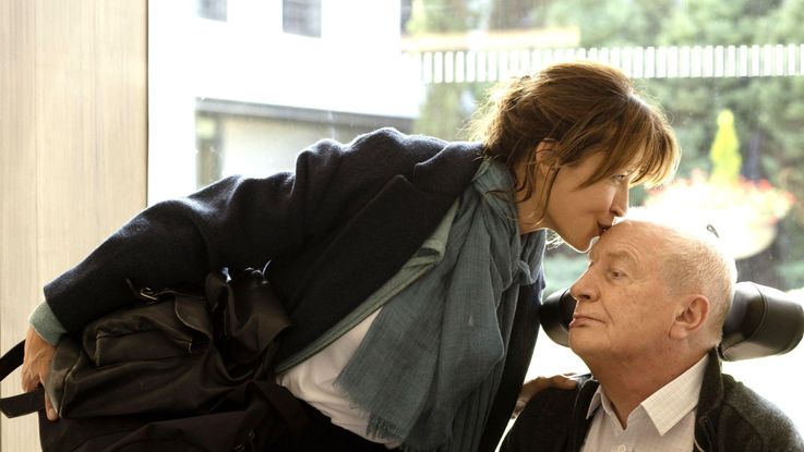 安楽死を望む父と、その娘たちの姿を描く『すべてはうまくいきますように』