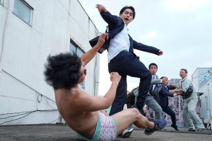 柳楽優弥の鬼気迫るブチギレ“狂演”「ガンニバル」エネルギーに満ちた特別映像が到着