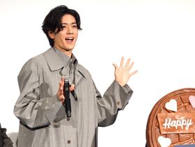 6年ぶりの映画主演作『#マンホール』の公開前夜祭舞台挨拶Hey! Say! JUMPの中島裕翔