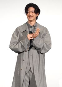 Amazon.co.jp: マンホール プレスシートHey Say JUMP 中島裕翔
