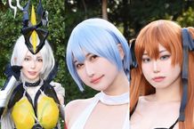 『シン・ウルトラマン』や『シン・エヴァンゲリオン劇場版』など、人気作のキャラに扮したコスプレイヤーがずらり！