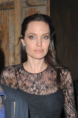 アンジェリーナは非情な女？