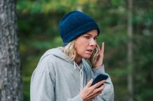 人里離れた森からスマホ1台で事件解決へと走るシチュエーションスリラー