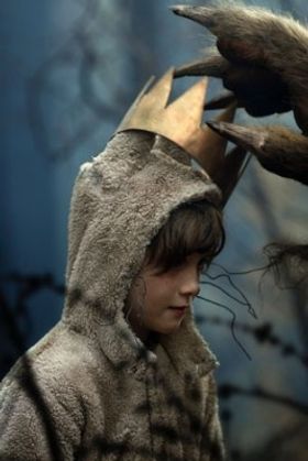 マックス役を演じたマックス・レコーズ。劇中、オオカミの着ぐるみを愛用している