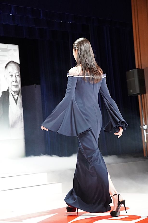 『リボルバー・リリー豪華キャストお披露目会見の様子