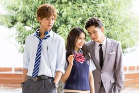 『兄に愛されすぎて困ってます』(6月30日公開)で非モテ女子高生を演じる土屋太鳳