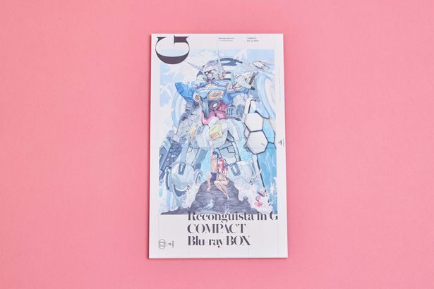 ジャケットを広げるとＧ-セルフの迫力が感じられる