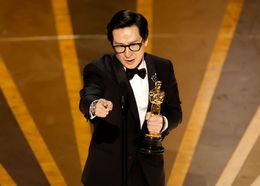 キー・ホイ・クァン、助演男優賞を受賞！