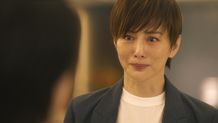 Amazon Originalドラマ「エンジェルフライト 国際霊柩送還士」で主演を務めた米倉涼子、号泣の理由は？