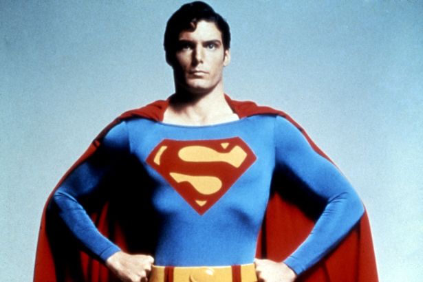 【写真を見る】DCを代表するヒーロー“スーパーマン”が新生DCユニバース第1章の最初の映画作品に！スーパーマン役を演じるのは誰？