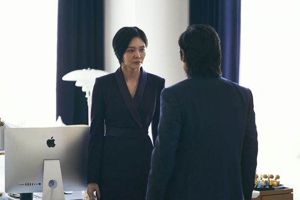 キル・ボクスンに寛大な兄ミンギュ(ソル・ギョング)と対立するミニ(イ・ソム)