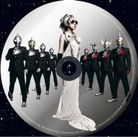 新鮮コラボ！MISIA新作CD特典に黄金のウルトラマンフィギュア