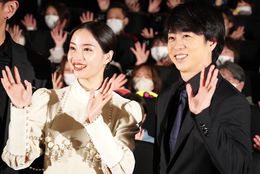 『映画 ネメシス 黄金螺旋の謎』の初日舞台挨拶で広瀬すず、櫻井翔らが登壇。久々の有観客＆声出しイベントに感激！