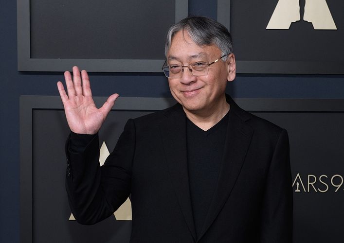 カズオ・イシグロが語る、『生きる LIVING』にの主人公に“命短し”と歌わせたくなかったメッセージ