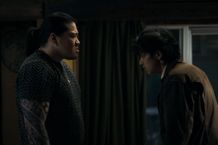 閉鎖的な「村」に隠された闇『ヴィレッジ』リアリティを加速させる “怪演”場⾯写真が解禁！