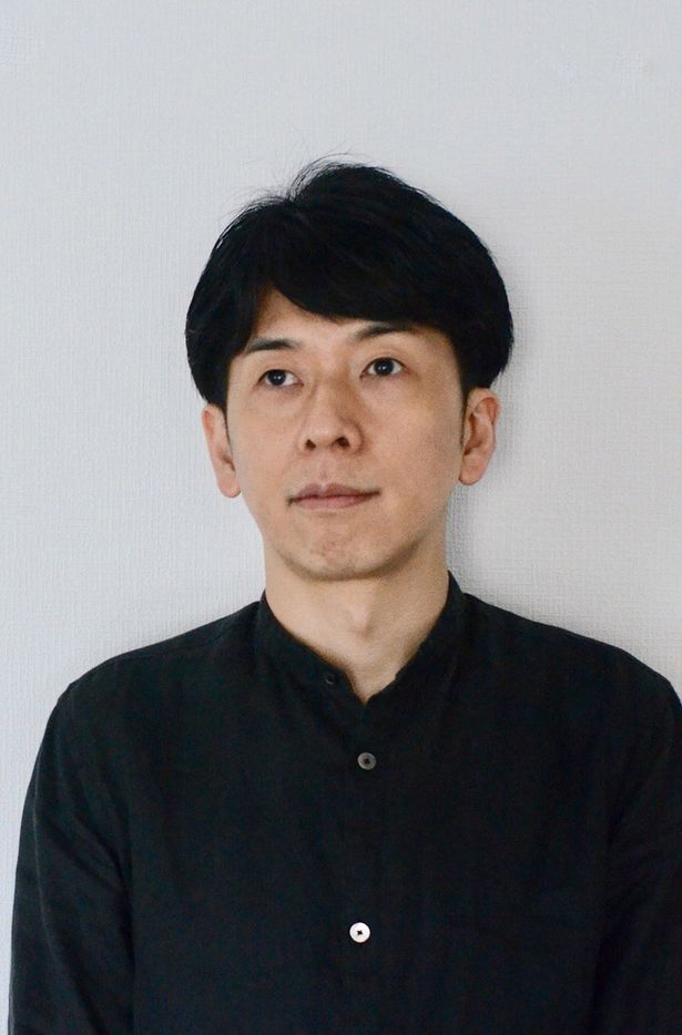 数々のショートムービーを手がける真田幹也がメガホンをとる