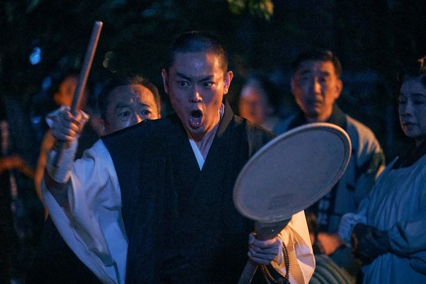 人造宝石に夢中になった次に、宗教に身を捧げると東京へ行く宮沢賢治