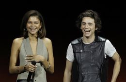 CinemaConの会場に、ゼンデイヤとティモシー・シャラメが登壇！