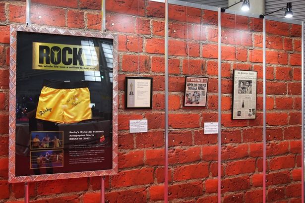 『ロッキー３』のサイン入りショーツ
