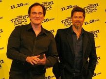 『イングロリアス・バスターズ』のPRで来日したクエンティン・タランティーノ監督(左)