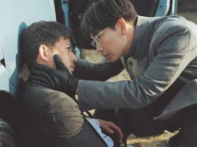 岡田准一と綾野剛が劇中で壮絶な攻防戦を繰り広げる『最後まで行く』