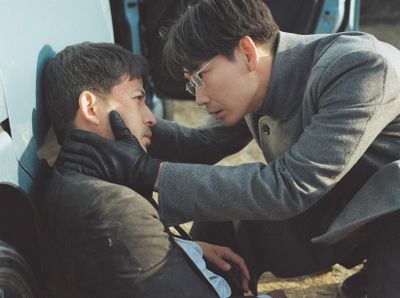 岡田准一と綾野剛が劇中で壮絶な攻防戦を繰り広げる『最後まで行く』