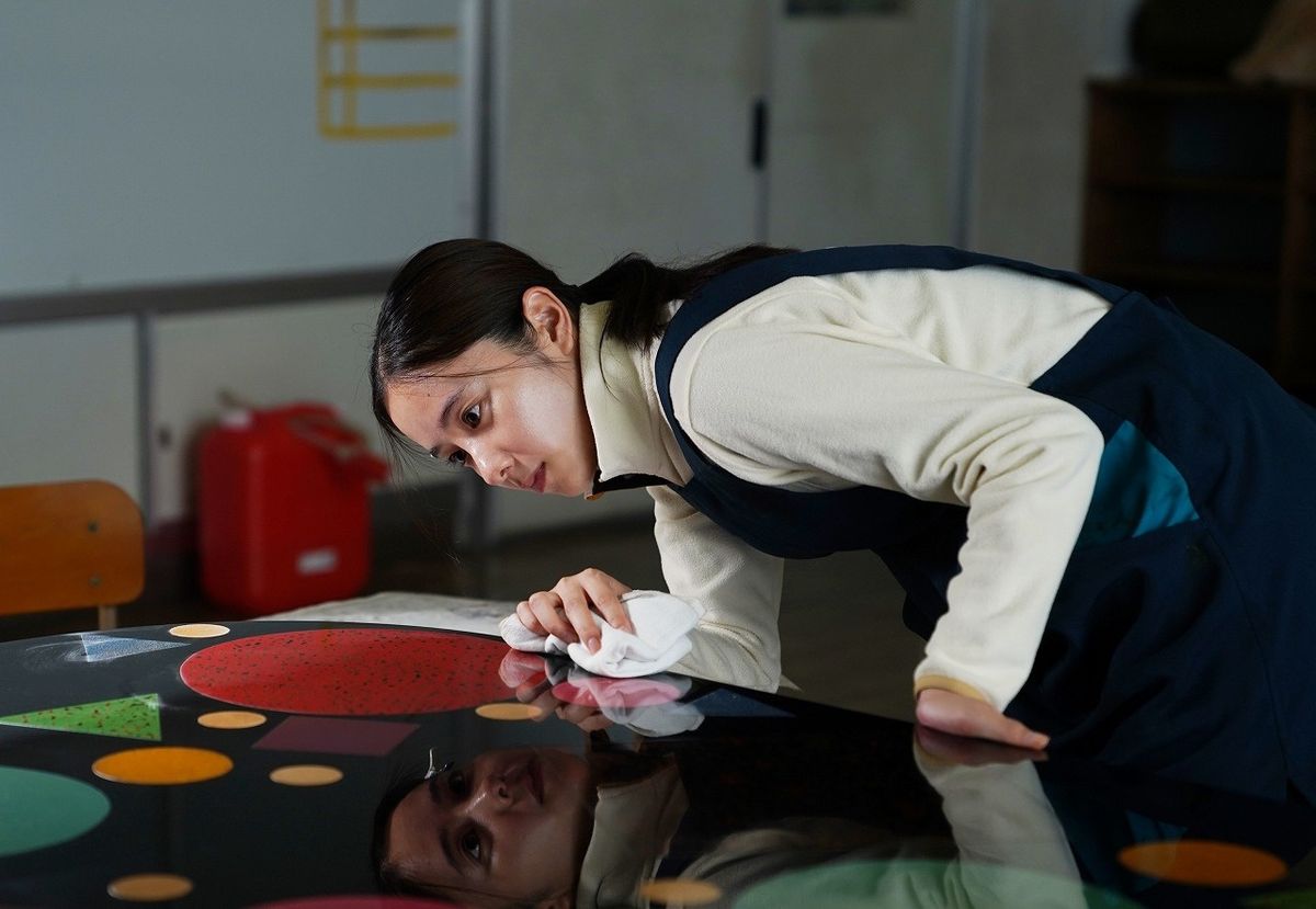 堀田真由主演『バカ塗りの娘』新場面カット解禁！評論家や漆塗り職人の