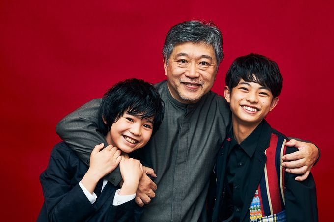 是枝裕和監督と『怪物』でカギとなる子どもたちを演じた黒川想矢、柊木陽太にインタビュー！