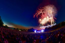 ディズニーが贈る音楽と花火のエンタテインメント「Disney Music & Fireworks」が開幕！