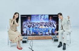 バーチャルファンミーティングを開催した「キング・ザ・ランド」のジュノとユナ